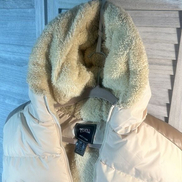 Zshow off white puffer vest with brown trim - Picture 4 of 8